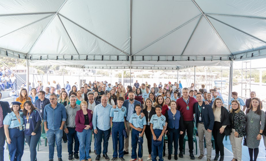 Nova estrutura do Colégio Profa. Rosa Frederica Johnson é entregue à comunidade de Almirante Tamandaré,com investimento de R$ 1,1 milhões do Governo do Estado