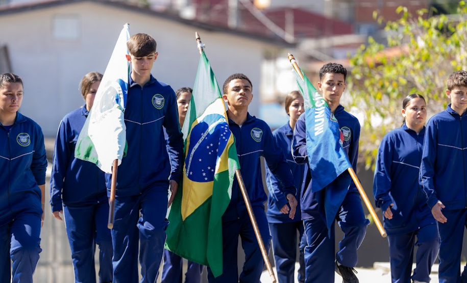 Nova estrutura do Colégio Profa. Rosa Frederica Johnson é entregue à comunidade de Almirante Tamandaré,com investimento de R$ 1,1 milhões do Governo do Estado