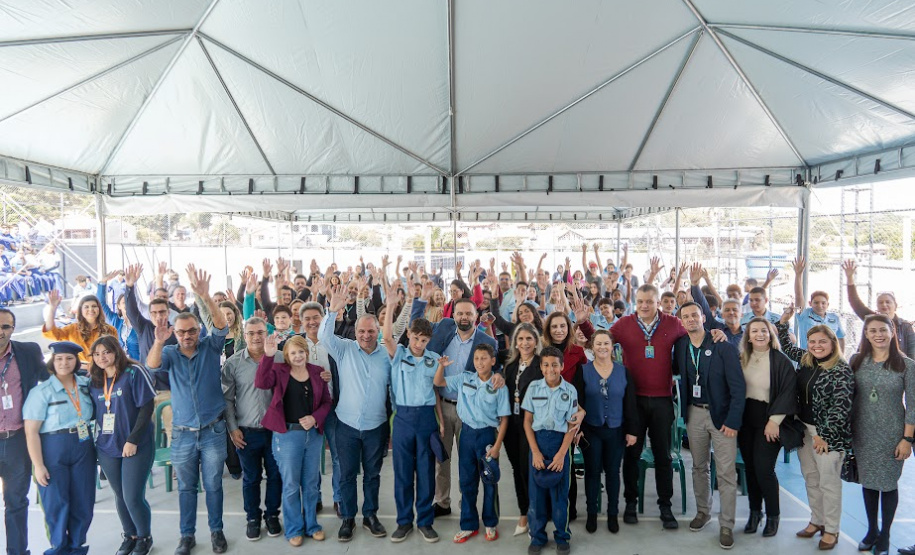 Nova estrutura do Colégio Profa. Rosa Frederica Johnson é entregue à comunidade de Almirante Tamandaré,com investimento de R$ 1,1 milhões do Governo do Estado