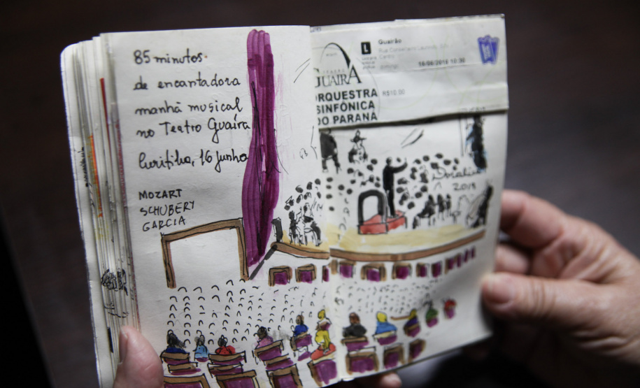 Fã da Orquestra Sinfônica do Paraná e de Beatles, artista ilustra concertos há mais de uma década