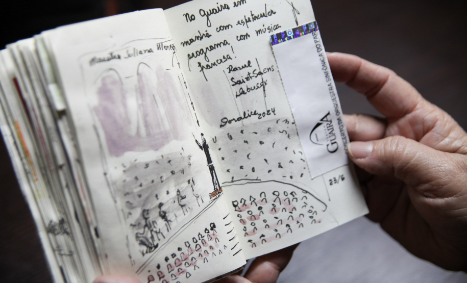 Fã da Orquestra Sinfônica do Paraná e de Beatles, artista ilustra concertos há mais de uma década