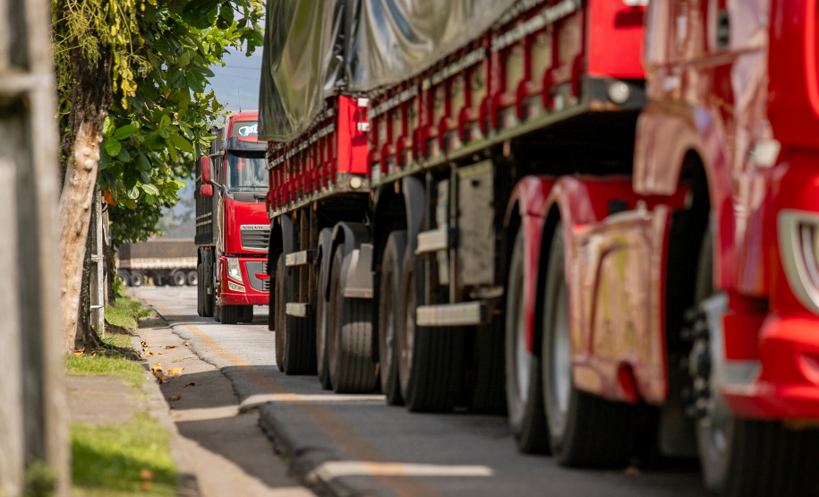 Porto de Paranaguá recebe o maior volume de caminhões da história no Pátio de Triagem