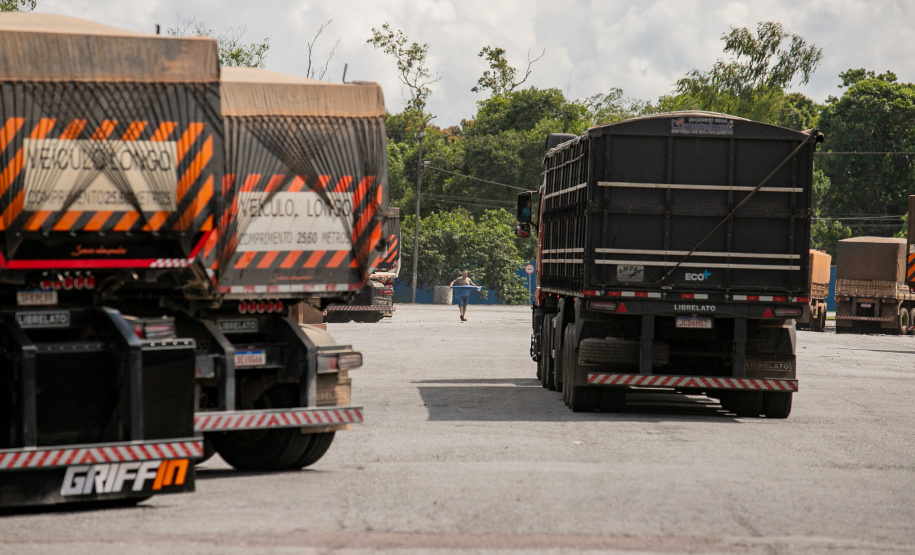 Porto de Paranaguá recebe o maior volume de caminhões da história no Pátio de Triagem