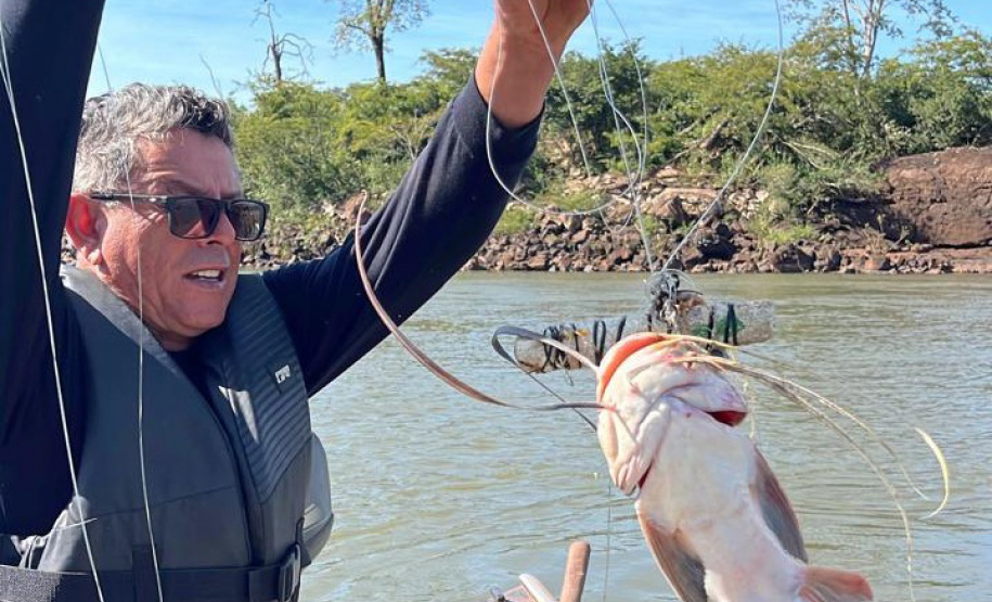 IAT - Operação de fiscalização contra a pesca predatória no Oeste e Noroeste do Paraná terminou com a aplicação de R$ 4 mil em multas e o recolhimento de materiais proibidos