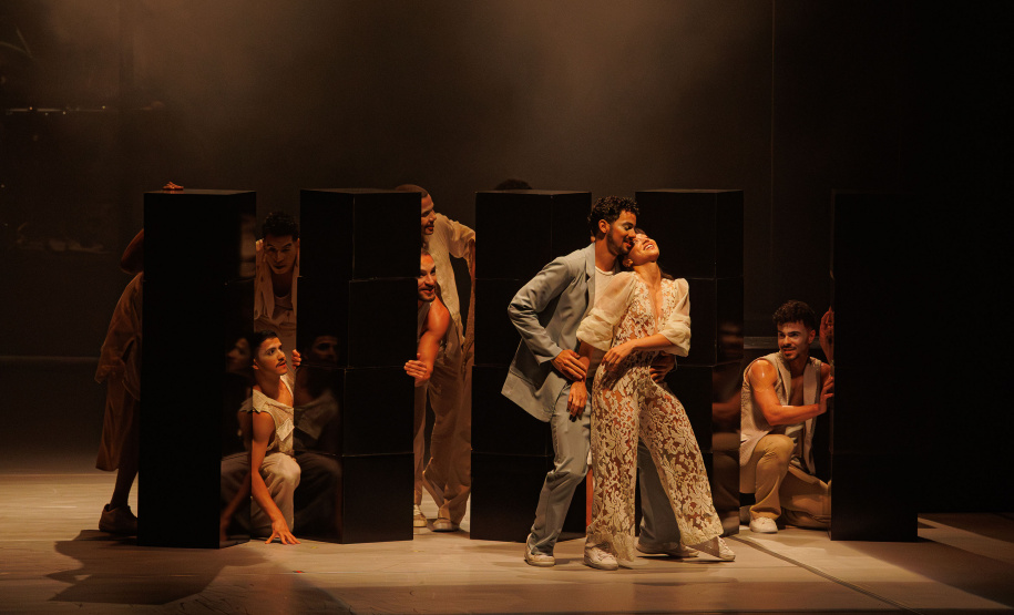 Orfeu e Eurídice marca temporada do Balé Teatro Guaíra com emoção e casa cheia no Guairão