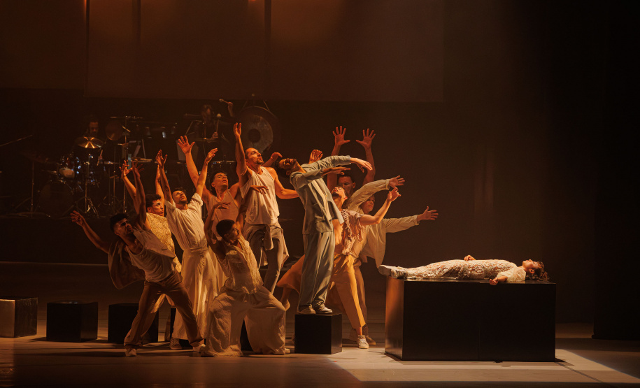 Orfeu e Eurídice marca temporada do Balé Teatro Guaíra com emoção e casa cheia no Guairão