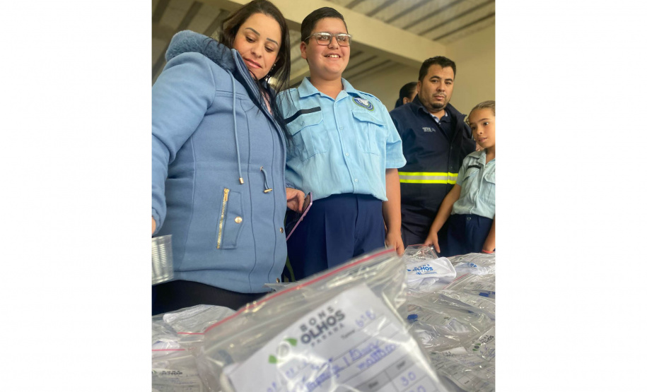 Estudantes de Itaperuçu e Tunas do Paraná são os primeiros a receber óculos do Programa Bons Olhos