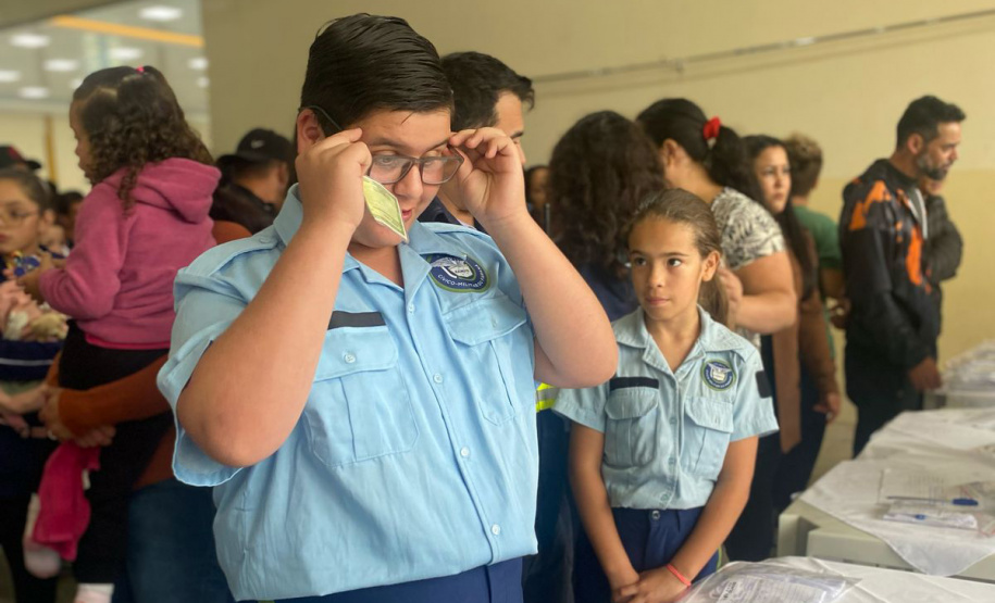 Alunos de Itaperuçu e Tunas do Paraná são os primeiros a receber óculos do Programa Bons Olhos