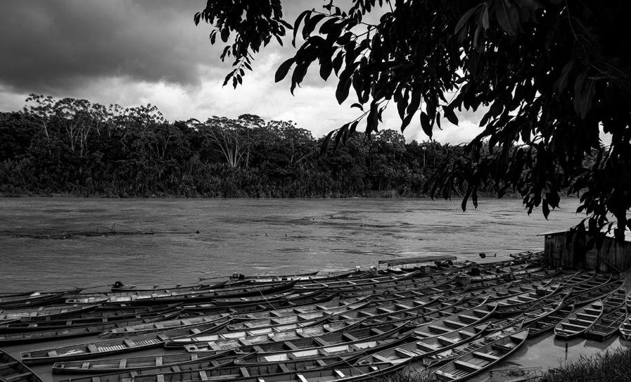 BRDE - mergulho caleidoscópico entre dragas e dragões, da fotógrafa Vilma Slomp nova exposição no Espaço Cultural BRDE