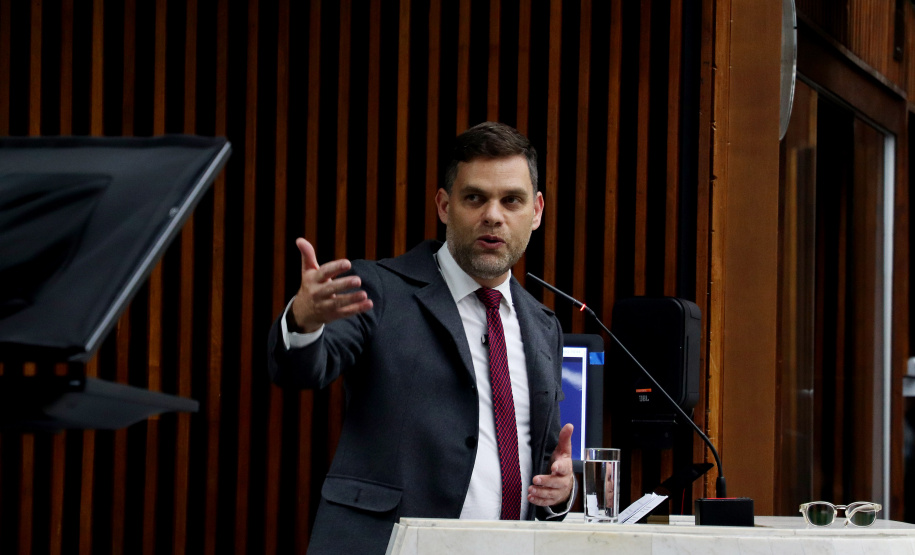 METEOROLOGISTAS DO SIMEPAR RECEBEM MENÇÃO HONROSA NA ASSEMBLEIA LEGISLATIVA DO ESTADO DO PARANÁ