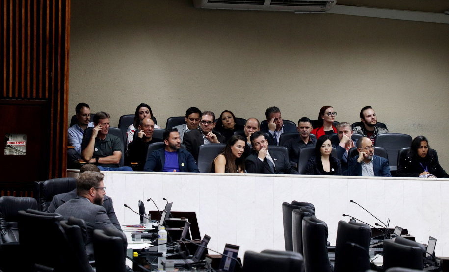 METEOROLOGISTAS DO SIMEPAR RECEBEM MENÇÃO HONROSA NA ASSEMBLEIA LEGISLATIVA DO ESTADO DO PARANÁ