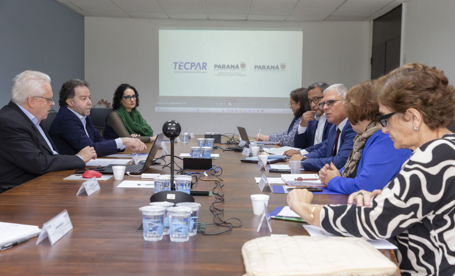 Tecpar e OPAS se reúnem com foco no fornecimento de produtos da saúde para Américas