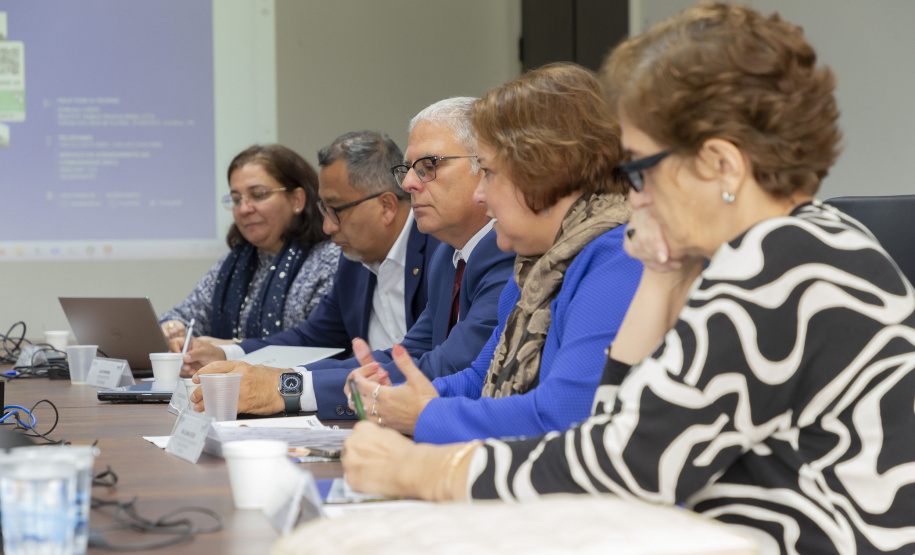 Tecpar e OPAS se reúnem com foco no fornecimento de produtos da saúde para Américas