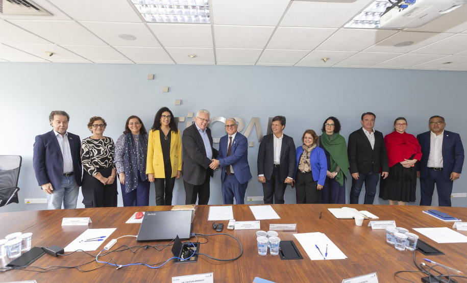 Tecpar e OPAS se reúnem com foco no fornecimento de produtos da saúde para Américas