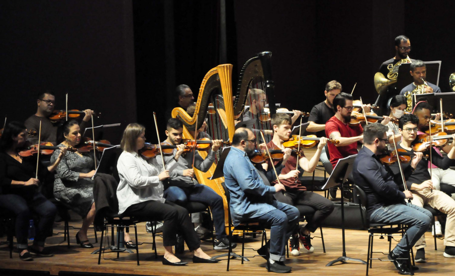 Famílias, movimentos, disposição no palco: confira como funciona uma orquestra sinfônica