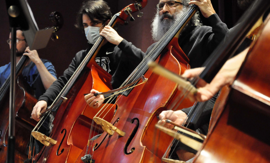 Famílias, movimentos, disposição no palco: confira como funciona uma orquestra sinfônica