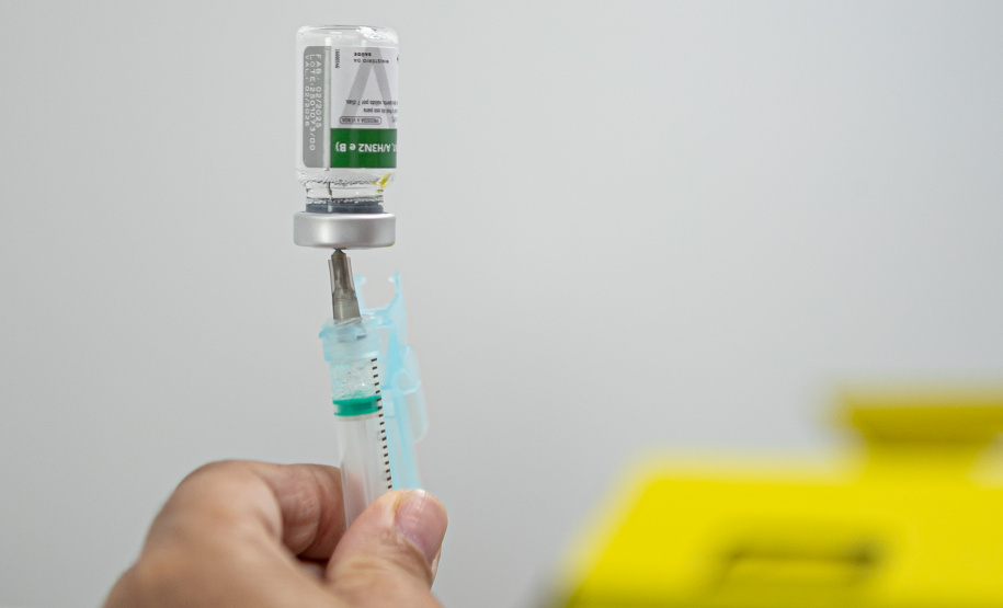 Paraná aplica quase 375 mil vacinas no Dia D e assume 2º lugar com a maior cobertura vacinal contra a gripe no país