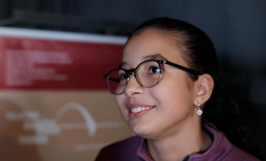 Na plateia do concerto infantil no Teatro da Praça, em Araucária, uma das mais empolgadas era Vitória Gonsalves, de 11 anos, sobretudo quando a OSP tocou versões de músicas que fazem parte da trilha sonora de filmes como Harry Potter e Minions.