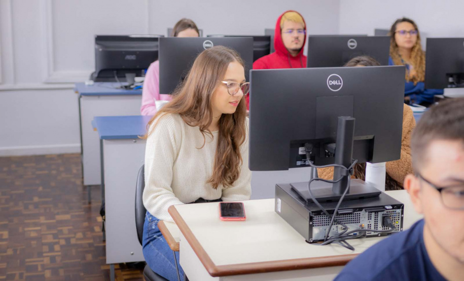 Paraná avança na educação e se torna o 1º estado a regulamentar cursos microcredenciais no Brasil