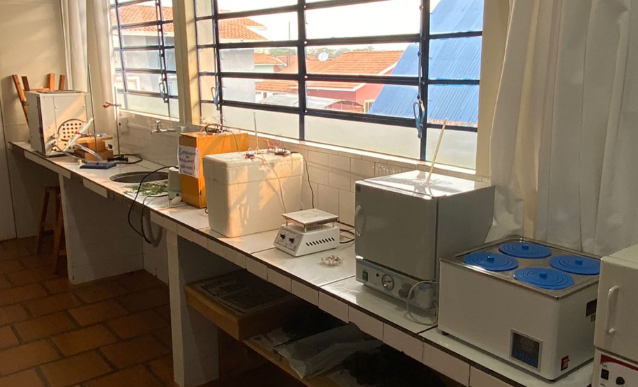 Estudantes de Mangueirinha transformam horta escolar em laboratório de cosméticos