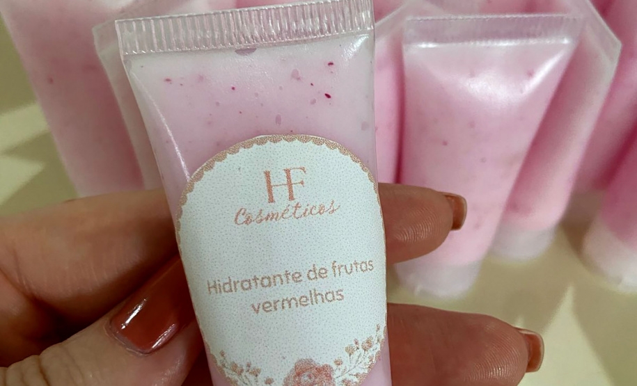 Estudantes de Mangueirinha transformam horta escolar em laboratório de cosméticos