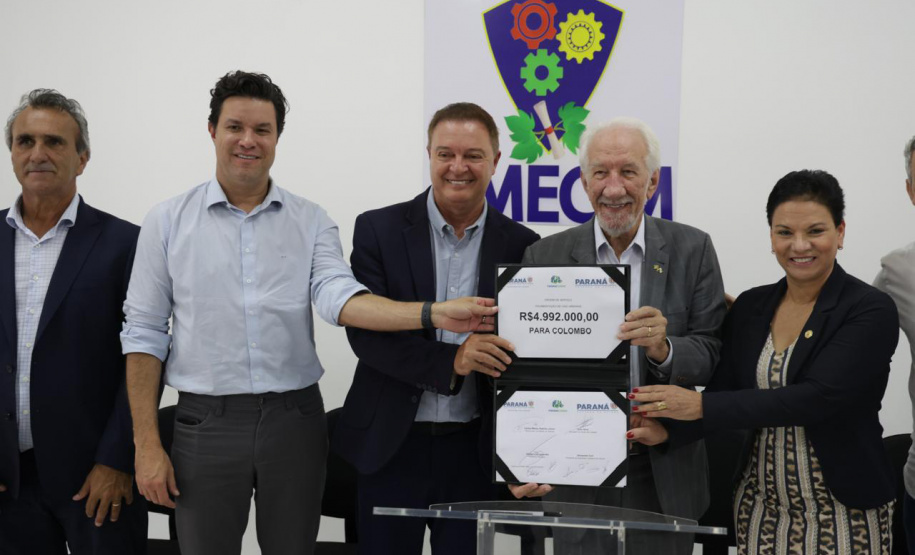 SECID - Governo do Estado formaliza investimento de R$ 4,7 milhões para pavimentação em Colombo