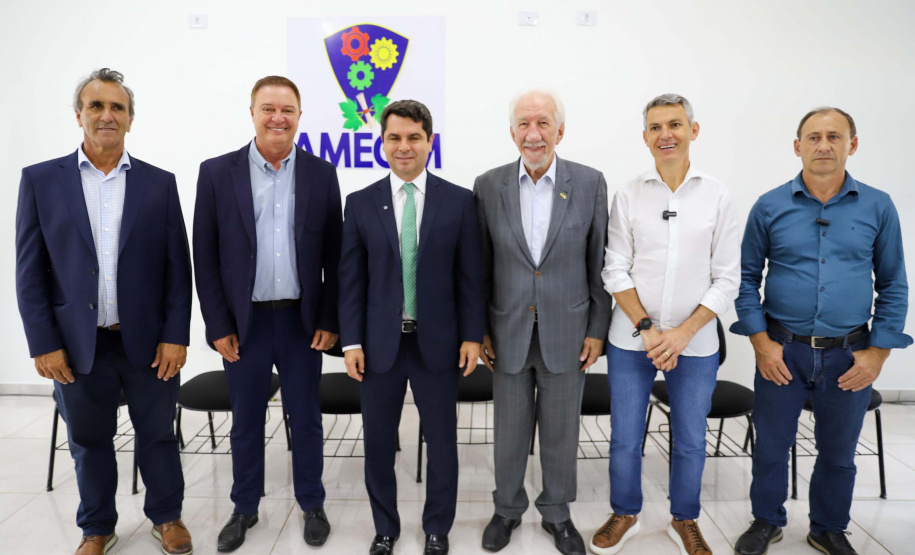 Governo do Estado formaliza investimento de R$ 4,7 milhões para pavimentação em Colombo