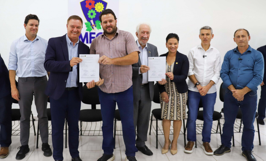 Governo do Estado formaliza investimento de R$ 4,7 milhões para pavimentação em Colombo