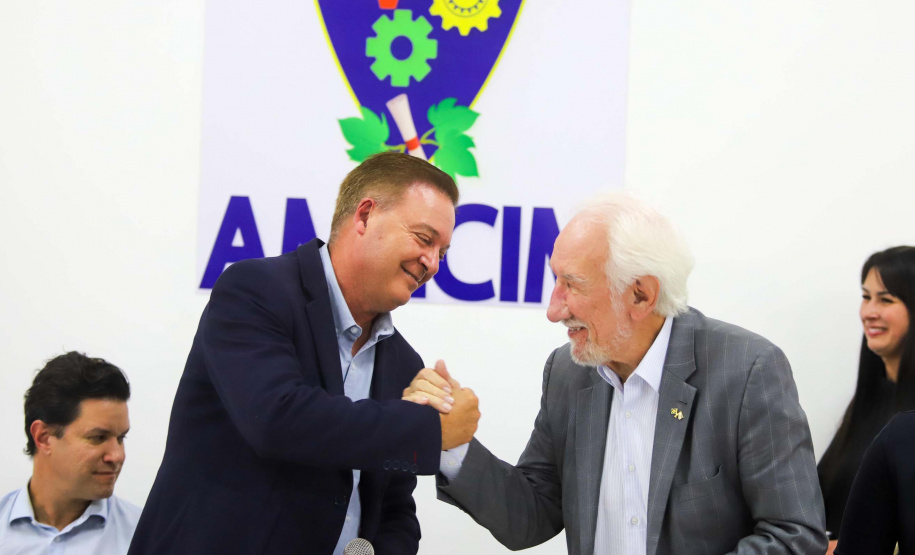 Governo do Estado formaliza investimento de R$ 4,7 milhões para pavimentação em Colombo