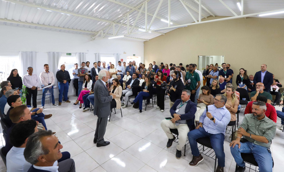 Governo do Estado formaliza investimento de R$ 4,7 milhões para pavimentação em Colombo