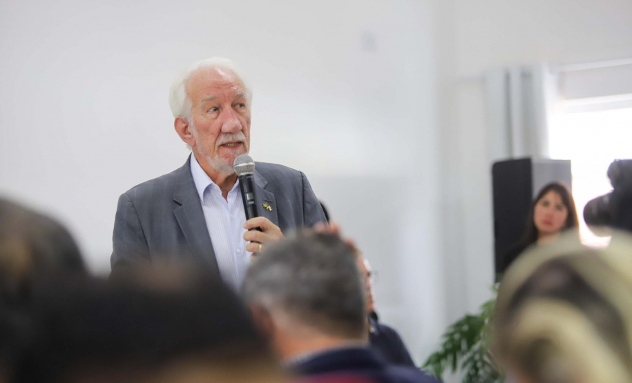 Governo do Estado formaliza investimento de R$ 4,7 milhões para pavimentação em Colombo