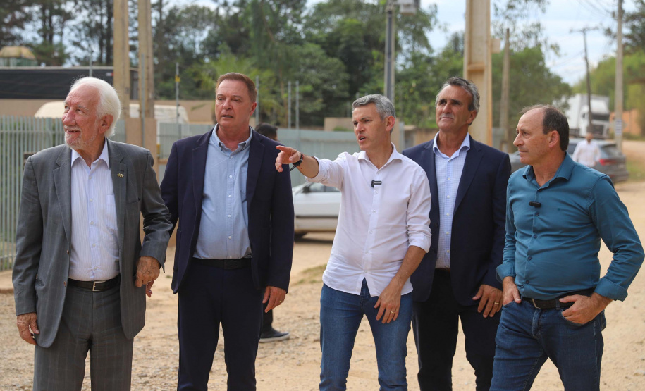 Governo do Estado formaliza investimento de R$ 4,7 milhões para pavimentação em Colombo