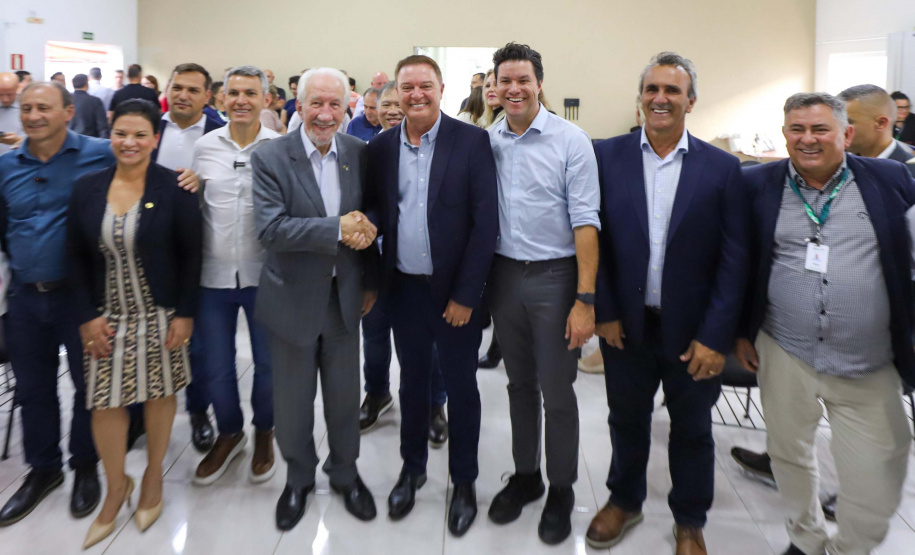 Governo do Estado formaliza investimento de R$ 4,7 milhões para pavimentação em Colombo