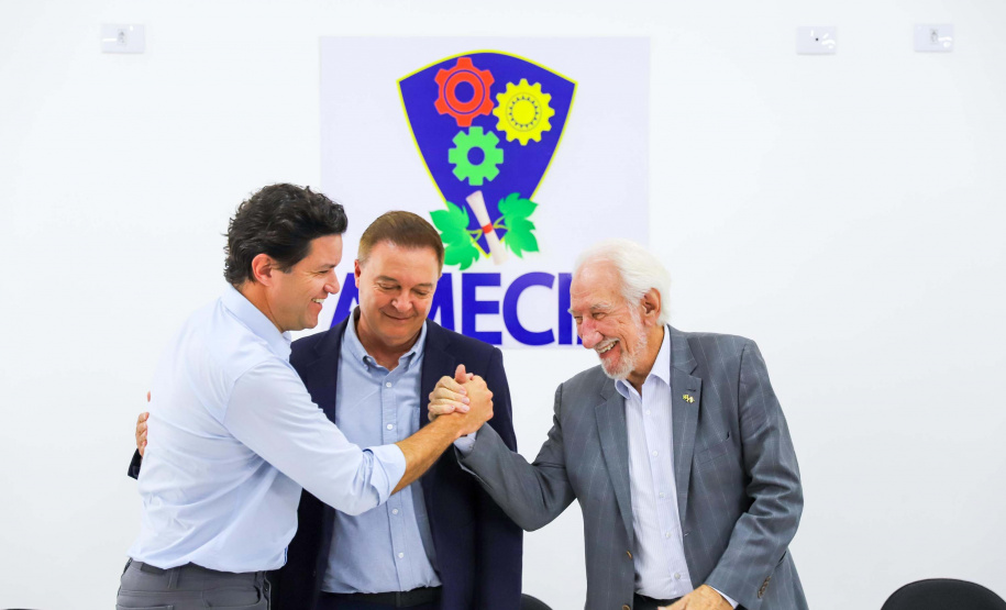 Governo do Estado formaliza investimento de R$ 4,7 milhões para pavimentação em Colombo