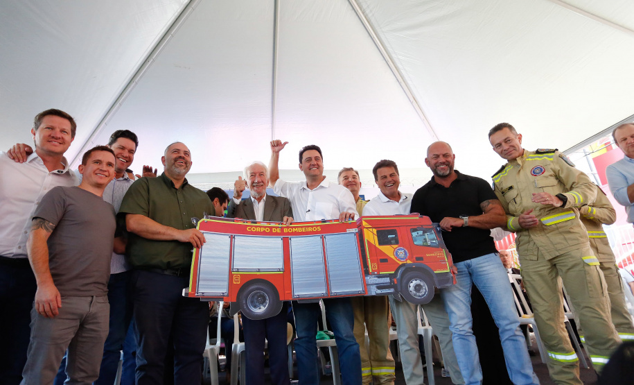 GOVERNADOR - GUARAPUAVA - BATALHÃO BOMBEIROS