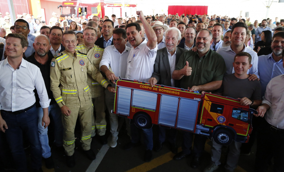 GOVERNADOR - GUARAPUAVA - BATALHÃO BOMBEIROS