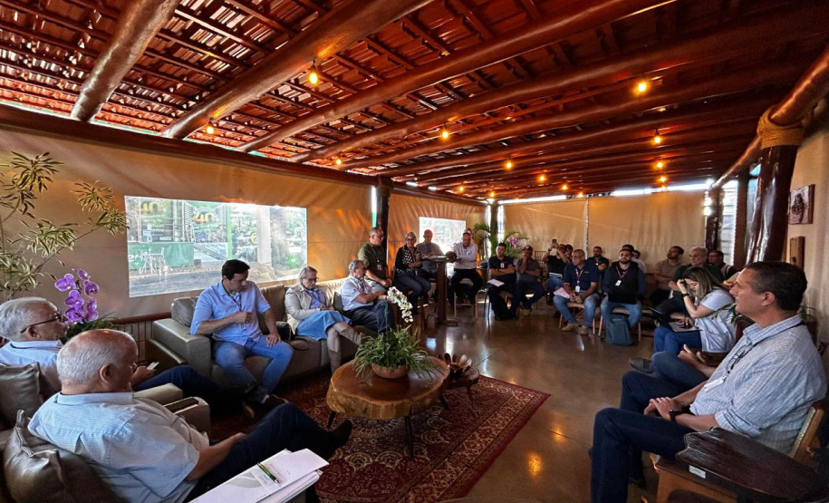 IDR-Paraná e Adapar apresentam projeto de apoio a sericicultores afetados pela deriva