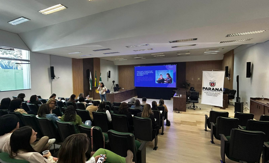 SEMIPI: Paraná realiza capacitações macrorregionais para municípios sobre gestão de recursos nas políticas para mulheres