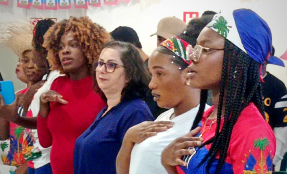 SEED - Inclusão: comunidade haitiana celebra identidade e cultura no Ceebja de Cascavel