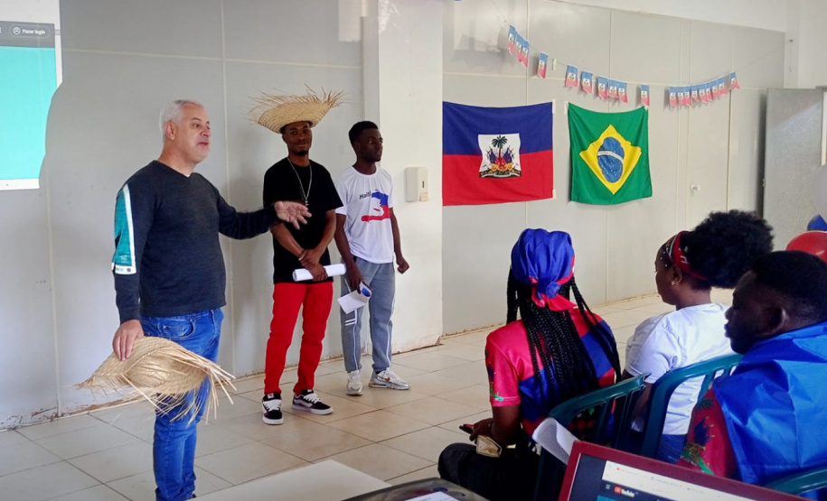 SEED - Inclusão: comunidade haitiana celebra identidade e cultura no Ceebja de Cascavel