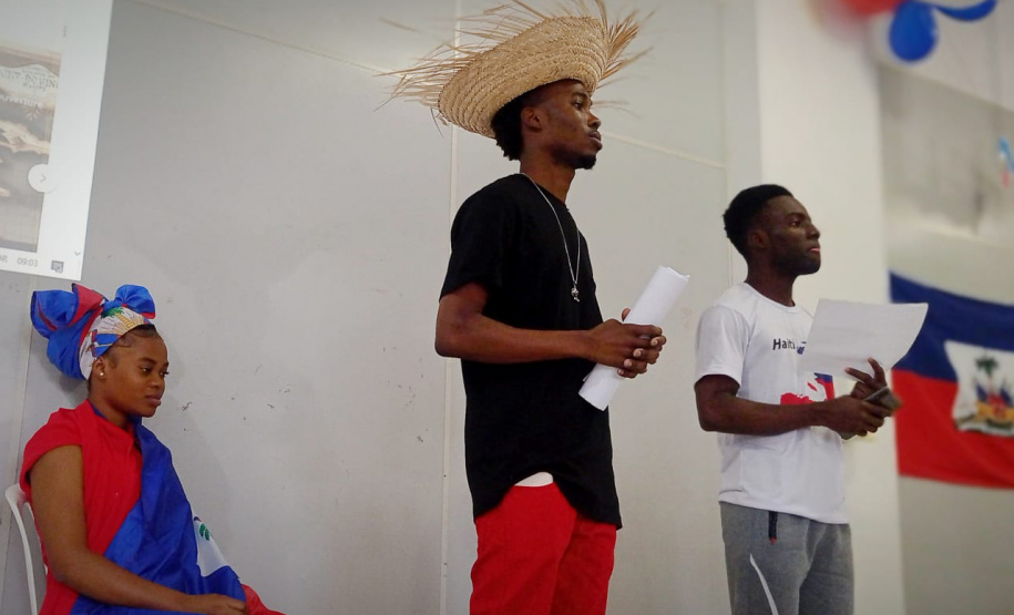 SEED - Inclusão: comunidade haitiana celebra identidade e cultura no Ceebja de Cascavel