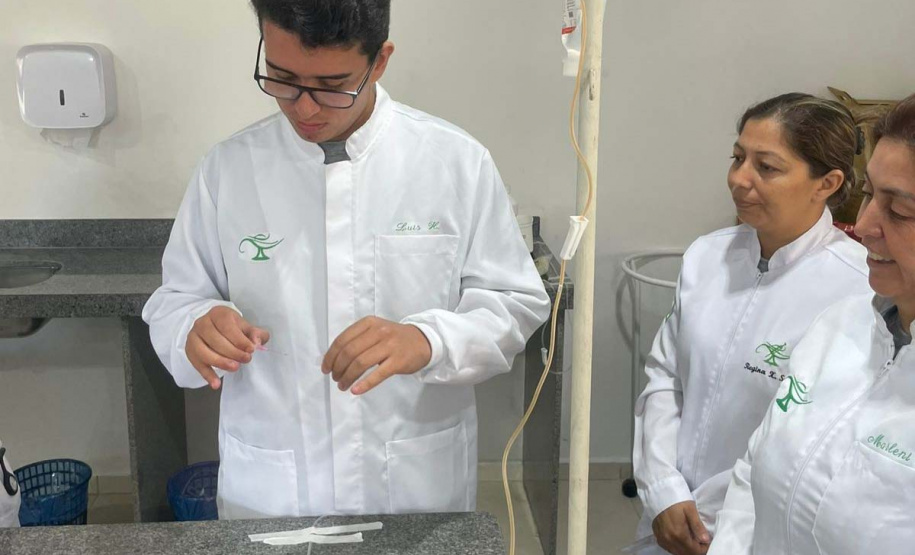 Da sala de aula ao mundo do trabalho: curso técnico em Enfermagem garante emprego a recém-formados