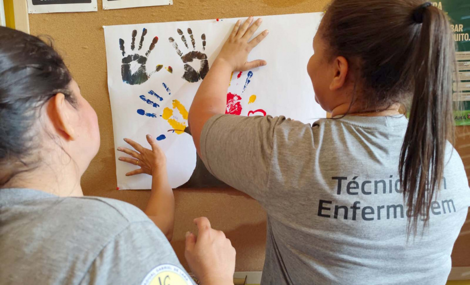 Da sala de aula ao mundo do trabalho: curso técnico em Enfermagem garante emprego a recém-formados