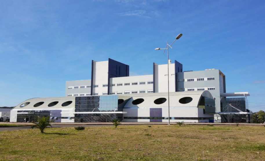 Hospital Regional do Centro Oeste é referência em cirurgias eletivas e formação profissional