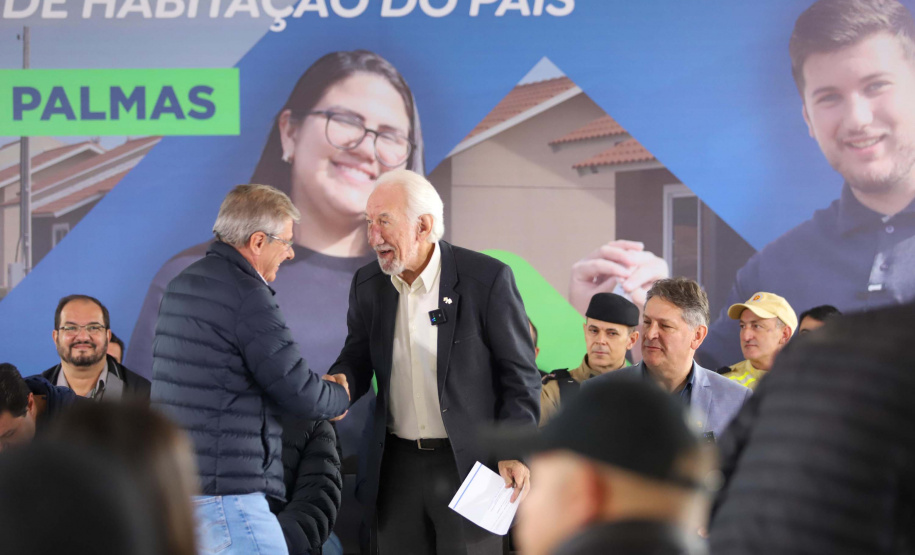 O vice-governador Darci Piana participa da inauguração do Residencial Verdes Campos. São 199 casas, sendo todas as unidades subsidiadas pelo Governo do Estado, por meio do Casa Fácil Paraná.