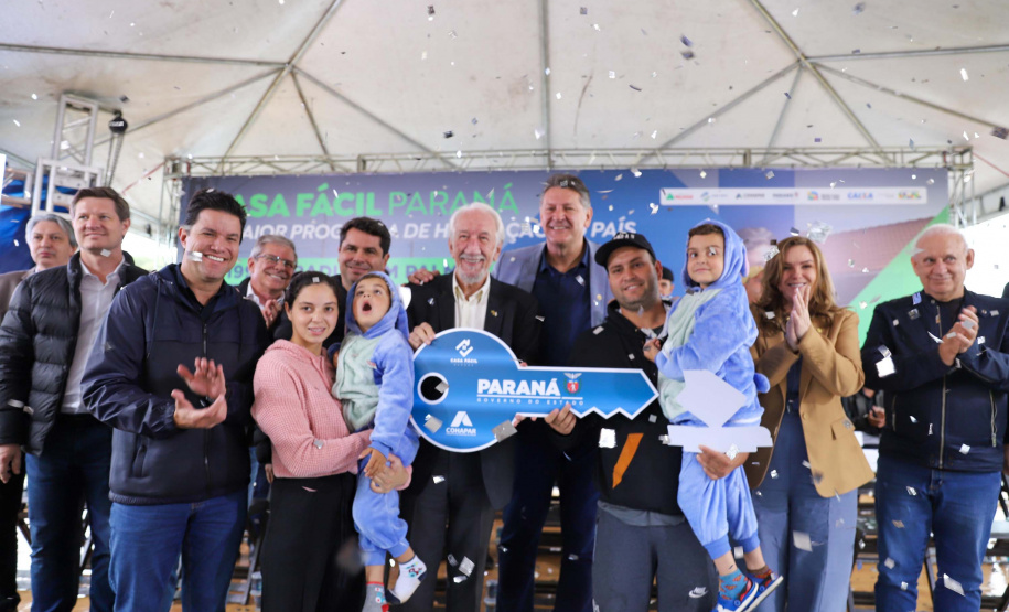 O vice-governador Darci Piana participa da inauguração do Residencial Verdes Campos. São 199 casas, sendo todas as unidades subsidiadas pelo Governo do Estado, por meio do Casa Fácil Paraná.