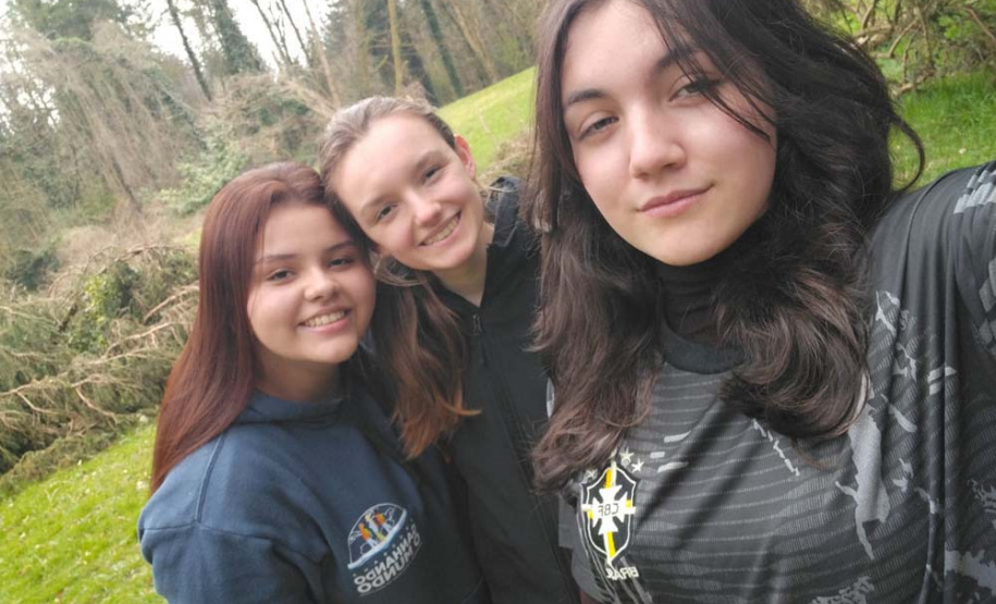 Luiza Gabrielly Damaratti, de 16 anos, estudante do 2º ano do ensino médio do Colégio Estadual do Campo Paulo Freire, de Palmas, acaba de retornar de um intercâmbio de um semestre na Irlanda.