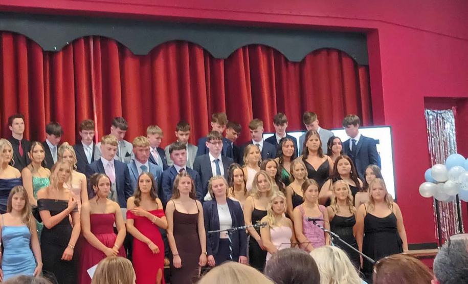 Luiza Gabrielly Damaratti, de 16 anos, estudante do 2º ano do ensino médio do Colégio Estadual do Campo Paulo Freire, de Palmas, acaba de retornar de um intercâmbio de um semestre na Irlanda.