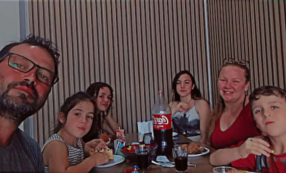 Luiza Gabrielly Damaratti, de 16 anos, estudante do 2º ano do ensino médio do Colégio Estadual do Campo Paulo Freire, de Palmas, acaba de retornar de um intercâmbio de um semestre na Irlanda.