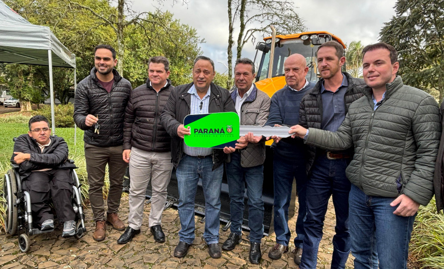 ENTREGA EQUIPAMENTOS AGRÍCOLAS